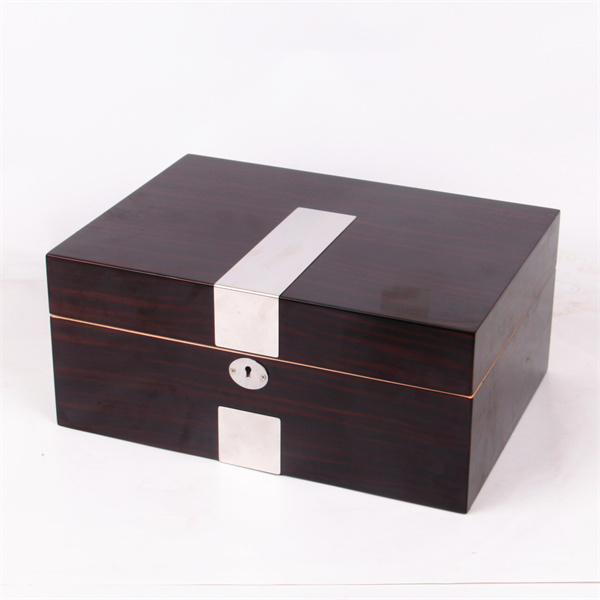 Piano lacquer finishing wooden display box