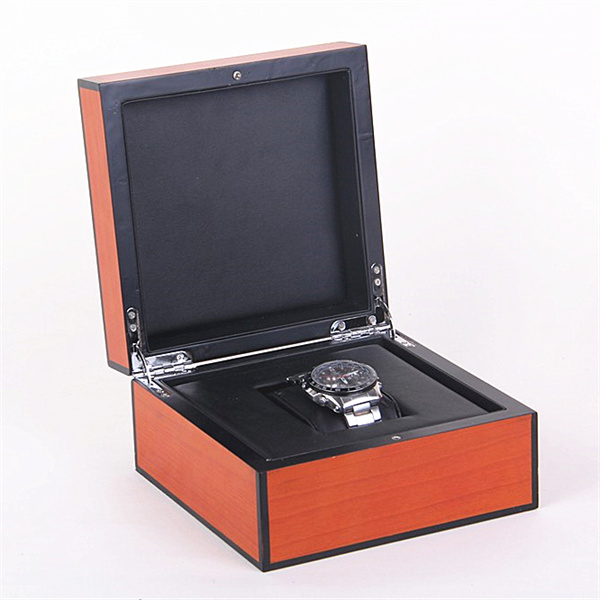 Luxury design Matte wooden watch case