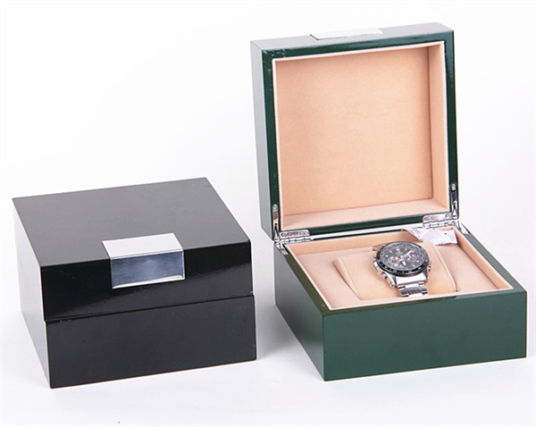 High quality piano lacquering wooden watch gift box