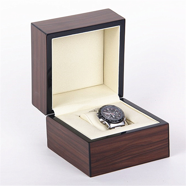 Exquisite shinny lacquering mdf wooden watch gift box
